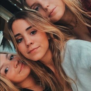 Meet your Posher, Ainslie